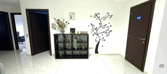 110m² Office in Avellino, Italy No. 64609 3