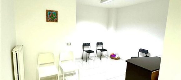 110m² Office in Avellino, Italy No. 64609 6