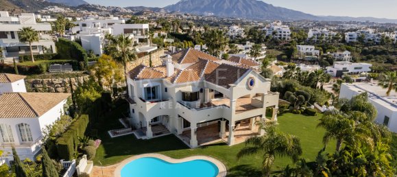 5 bedrooms Villa in Malaga, Spain No. 89187 15