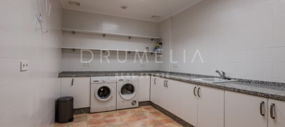 5 bedrooms Villa in Malaga, Spain No. 89187 12