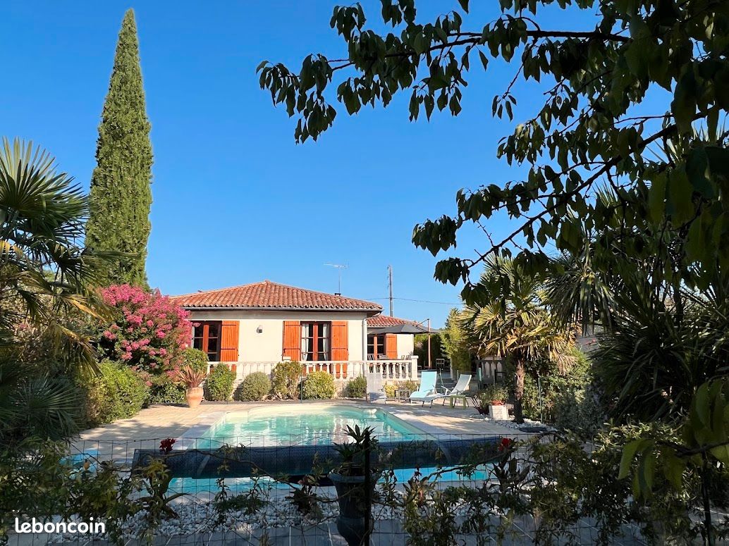 Casa de 5 dormitorios en Les Metairies, France No. 321251