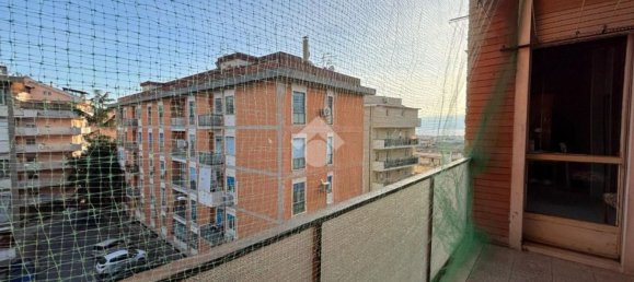 3-salle Appartement à Reggio Calabria, Italy No. 36962 7