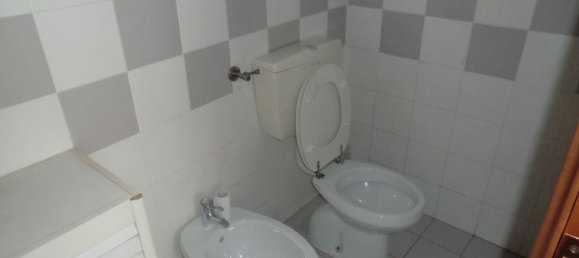 90m² Office in Ferrara, Italy No. 299944 14