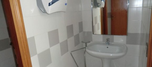 90m² Office in Ferrara, Italy No. 299944 15