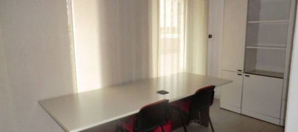 90m² Office in Ferrara, Italy No. 299944 10