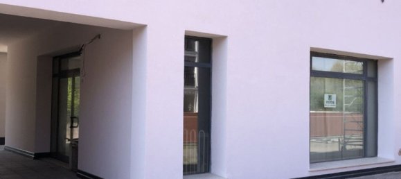 90m² Office in Ferrara, Italy No. 299944 3