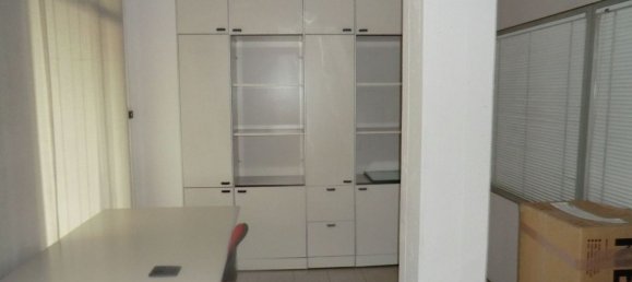 90m² Office in Ferrara, Italy No. 299944 11