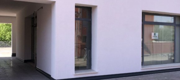 90m² Office in Ferrara, Italy No. 299944 2