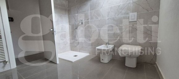 Apartamento de 3 divisões em Cremona, Italy N.º 262286 13