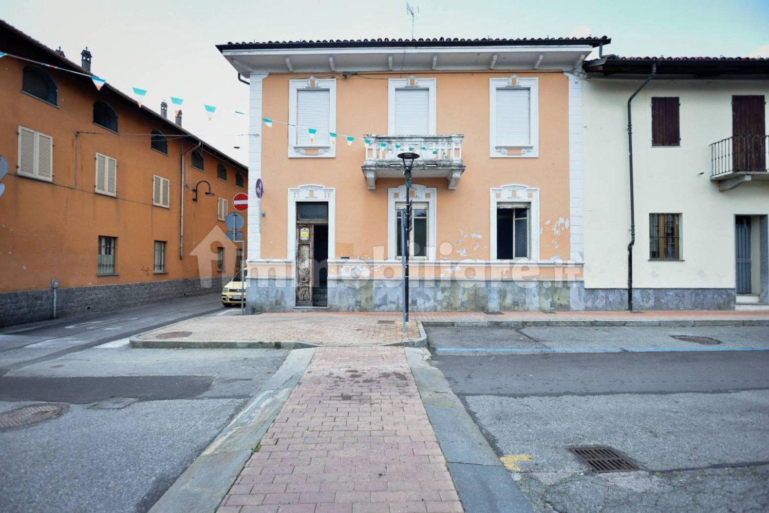 5 rooms Office in Caselle Torinese, Italy No. 318306