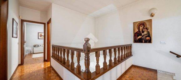 3 Schlafzimmer Villa in Reggio Emilia, Italy, Nr. 333801 20