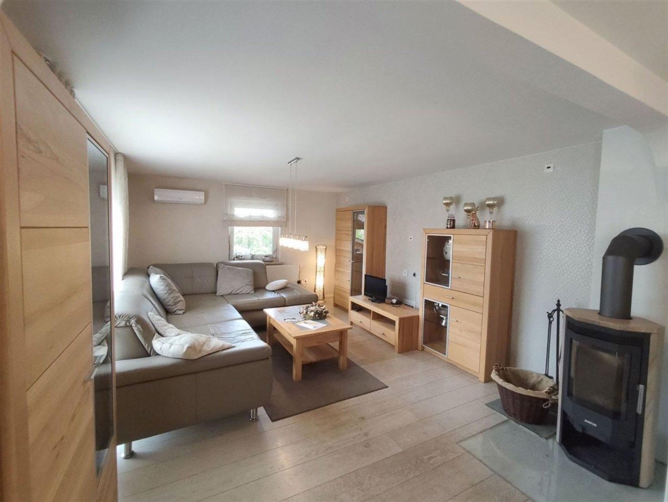 6 rooms House in Kitzingen, Germany No. 221016