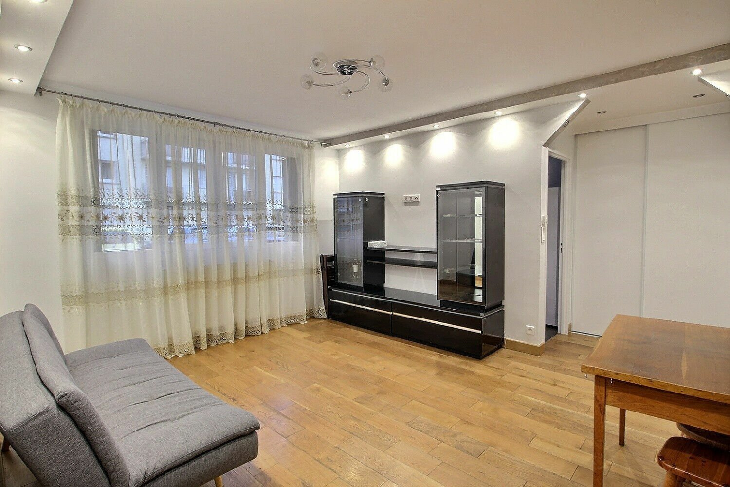 Apartamento de 1 dormitorio en Montreuil, France No. 142024