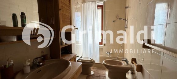5 rooms Apartment in Salerno, Italy No. 57107 5