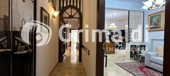 5 rooms Apartment in Salerno, Italy No. 57107 4