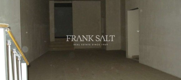 83m² Office in Pieta, Malta No. 13386 2