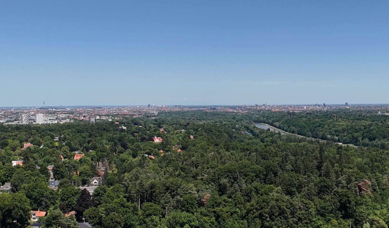 634m² Building in Munich, Germany No. 233409