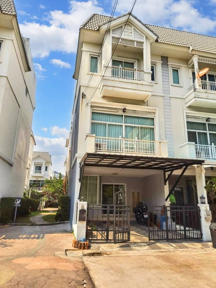 Adosado de 3 dormitorios en Prawet, Thailand No. 24938