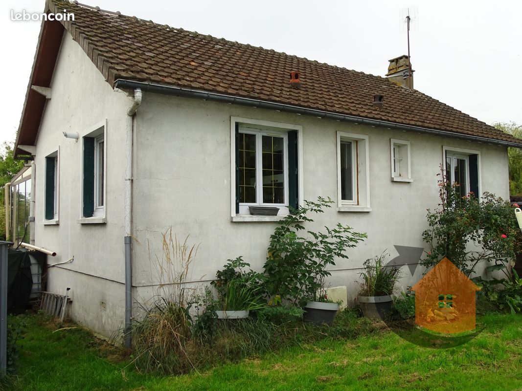 2 bedrooms House in Le Favril, France No. 97316