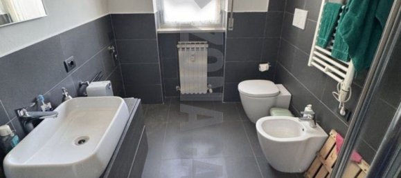 3 rooms Apartment in Lonate Pozzolo, Italy No. 262467 7