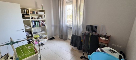 3 rooms Apartment in Lonate Pozzolo, Italy No. 262467 10