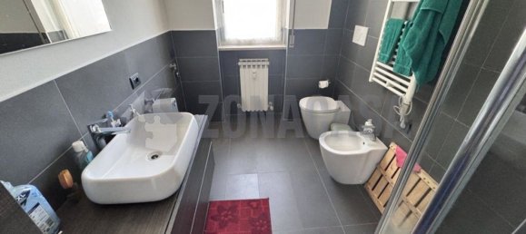 3 rooms Apartment in Lonate Pozzolo, Italy No. 262467 6