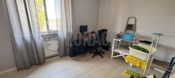 3 rooms Apartment in Lonate Pozzolo, Italy No. 262467 9