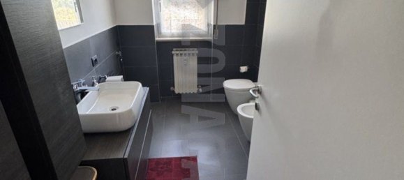 3 rooms Apartment in Lonate Pozzolo, Italy No. 262467 5