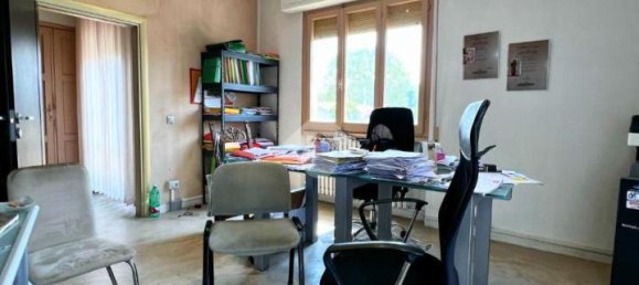 5 rooms Apartment in Terranuova Bracciolini, Italy No. 108479 11