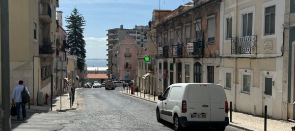 2 bedrooms Apartment in Lisbon, Portugal No. 187460 3