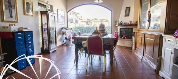 6 rooms House in Poggio a Caiano, Italy No. 109525 7