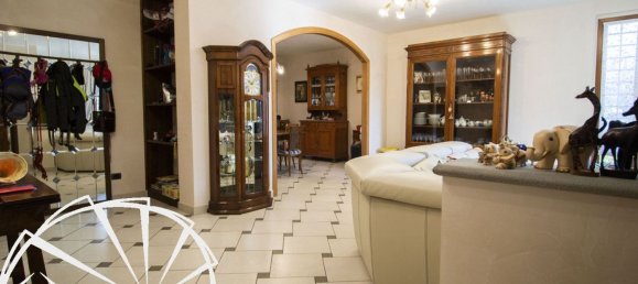 6 rooms House in Poggio a Caiano, Italy No. 109525 2