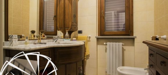 6 rooms House in Poggio a Caiano, Italy No. 109525 21