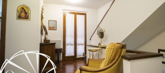 6 rooms House in Poggio a Caiano, Italy No. 109525 17
