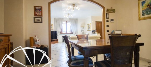 6 rooms House in Poggio a Caiano, Italy No. 109525 5