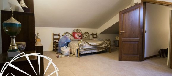 6 rooms House in Poggio a Caiano, Italy No. 109525 22