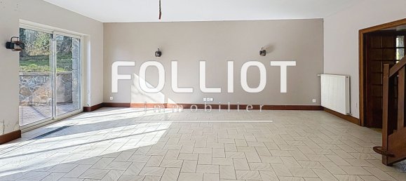 5 bedrooms House in Le Chatellier, France No. 49606 2