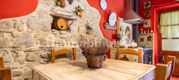 2 Schlafzimmer Haus in Subbiano, Italy, Nr. 63268 12