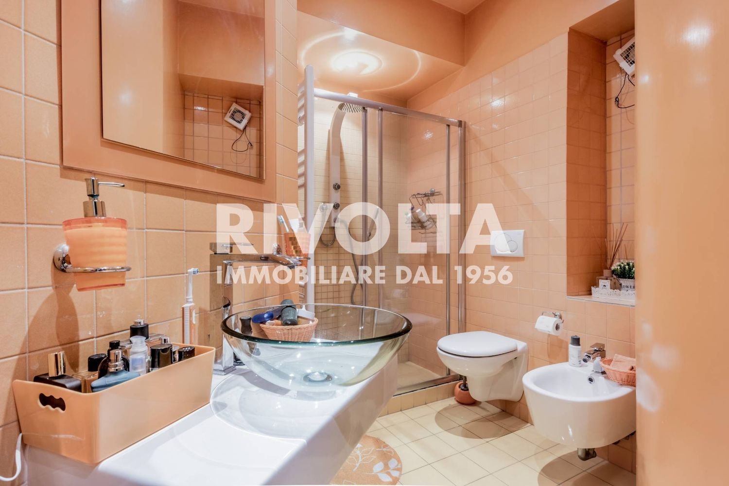 13غرفة فيلا في Guidonia Montecelio, Italy رقم 161464