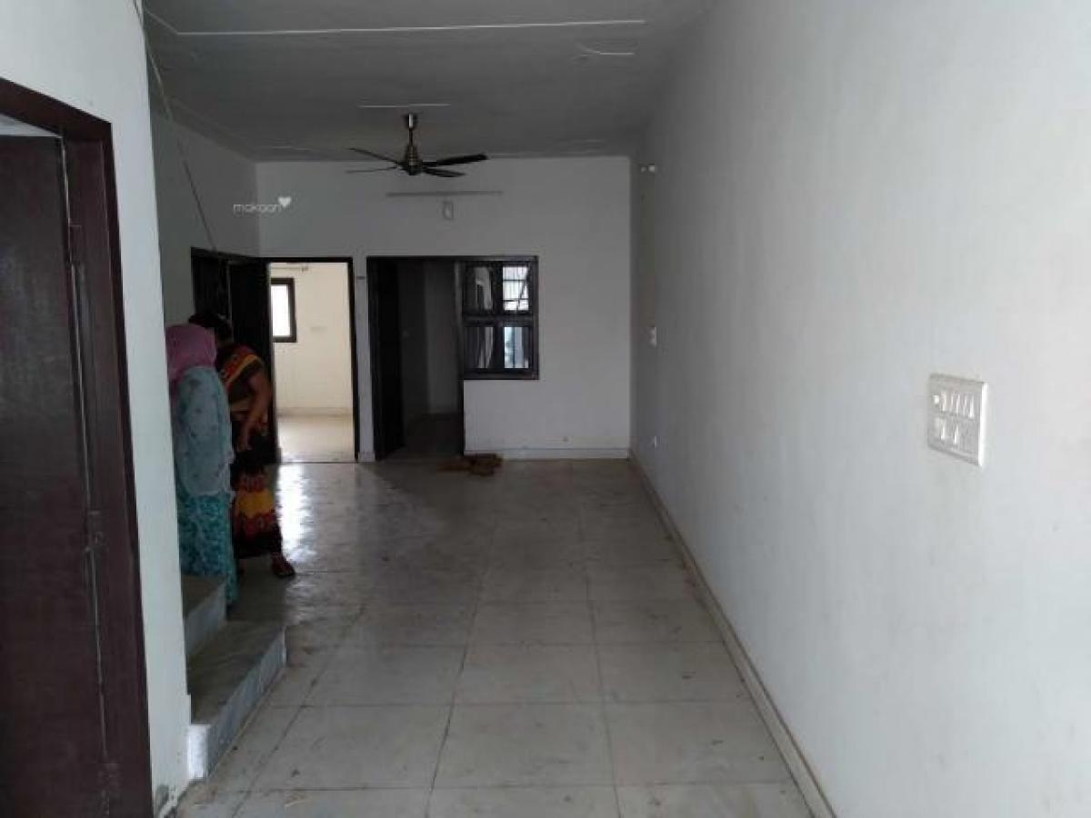 3 bedrooms House in Gurgaon, India No. 24053
