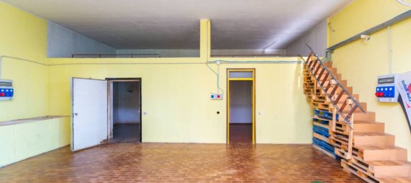 Propiedad comercial de 5 habitaciónes en Busto Arsizio, Italy No. 104619 4