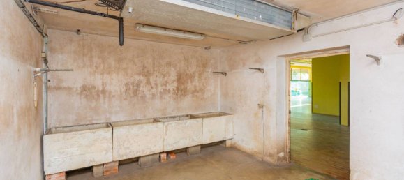 Propiedad comercial de 5 habitaciónes en Busto Arsizio, Italy No. 104619 8