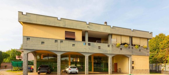 Propiedad comercial de 5 habitaciónes en Busto Arsizio, Italy No. 104619 25