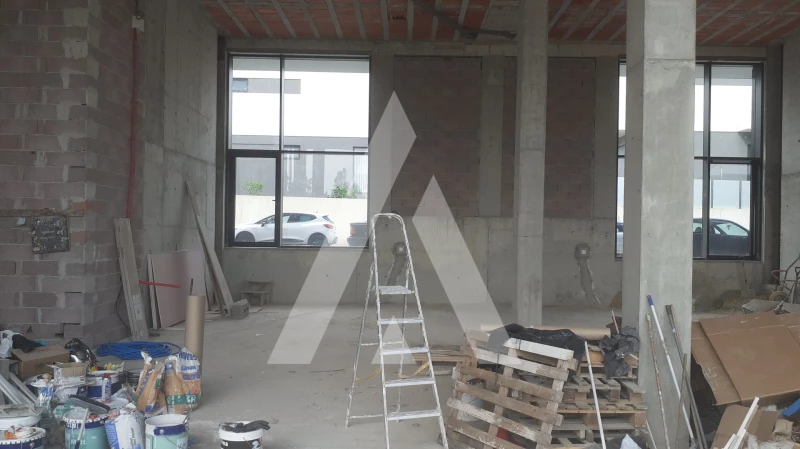 Propiedad comercial en Fanzeres, Portugal 105 m² No. 57482