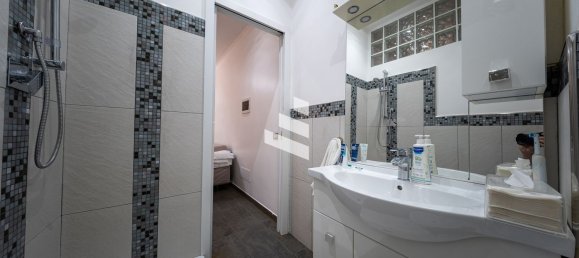 Квартира с 3 спальнями в Рим, Италия № 348264 10