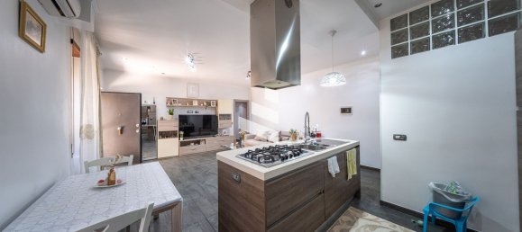 Квартира с 3 спальнями в Рим, Италия № 348264 3