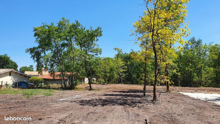 Grundstück in Artigues-pres-Bordeaux, France 380m², Nr. 288750