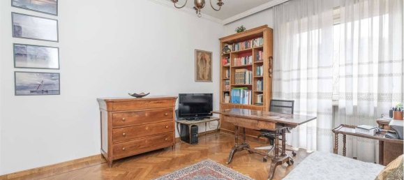 2 bedrooms Apartment in Turin, Italy No. 331937 3