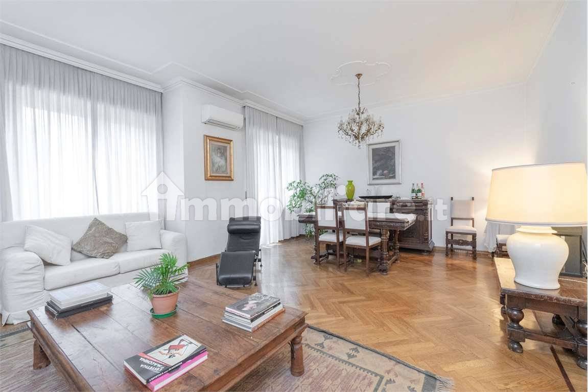 2 bedrooms Apartment in Turin, Italy No. 331937