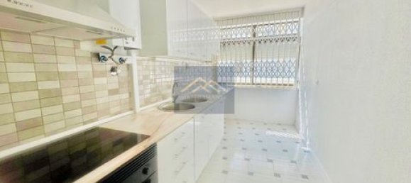 4 bedrooms Duplex in Costa da Caparica, Portugal No. 335019 6